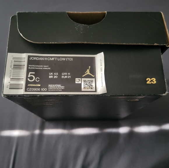 Nike Jordan's 5c - Picture 2 of 12